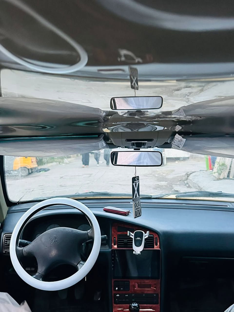 بيجو بارص٢٠١٥ للبيع أو مراوس حسب القناعه
كير ومكينة مكفولات خير من الله 
صدر حدادية خلفي امامي جديد 
السعر ٤٥ وبيها مجال 
المكان بغداد حي النصر 
للاتصال 
‏***********
اني مكلف ب النشر
