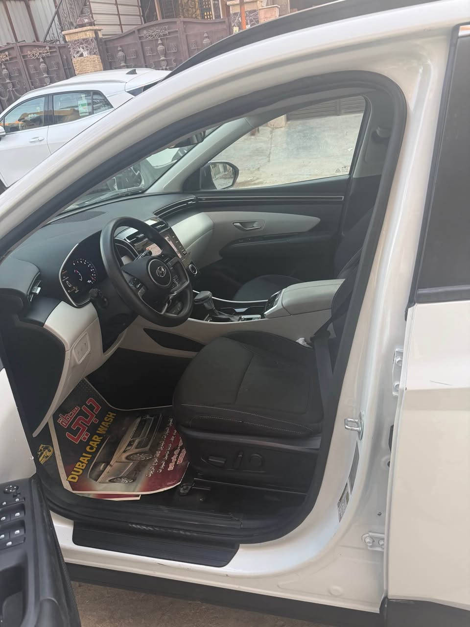 السلام عليكم 
للبيع توسان ٢٠٢١
وارد امريكي بابين وهلال الجاملغ الخلفي صبغ صور الحادث بالمنشور السياره ماشيه ٢٦ الف رادار امامي وخلفي وجانبي تحديد مسار إطفاء ذاتي اتو هولد الكشنات تدفئه + كهرباء كار بالي جنطه كهرباء بصمه تشغيل عن بعد مكان السياره بغداد للتواصل 
***********
السعر المطلوب ١٨٥ بغداد, العراق
