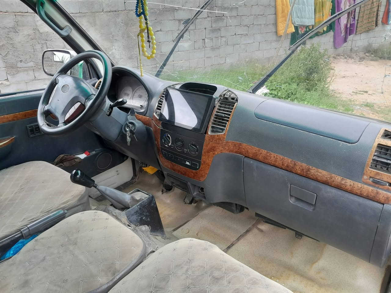 سلام عليكم سياره جنبي موديل 
2015 كير محرك اكسن مكفول شاصي جديد تخم تاير لا ضربه لاصبغ مصفره هيه قرامات تحويل مباشر رقم انكليزي سنويه ل 27  السعر 72  ***********// ***********
