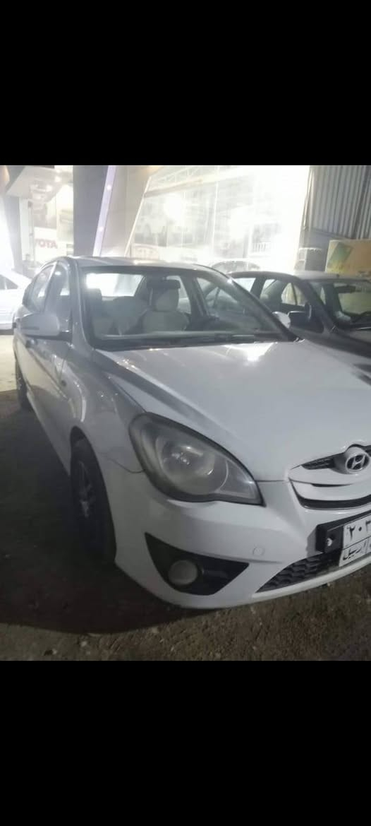 اكسنت موديل 2011 سياره جديده مكفوله كفاله عامة من عده جاملغ الوره بي بارد نجف كوفه  شارع المطار مكان السياره السعر 95 مع المجال اتصل على رقم وتشلع عيوني ***********
