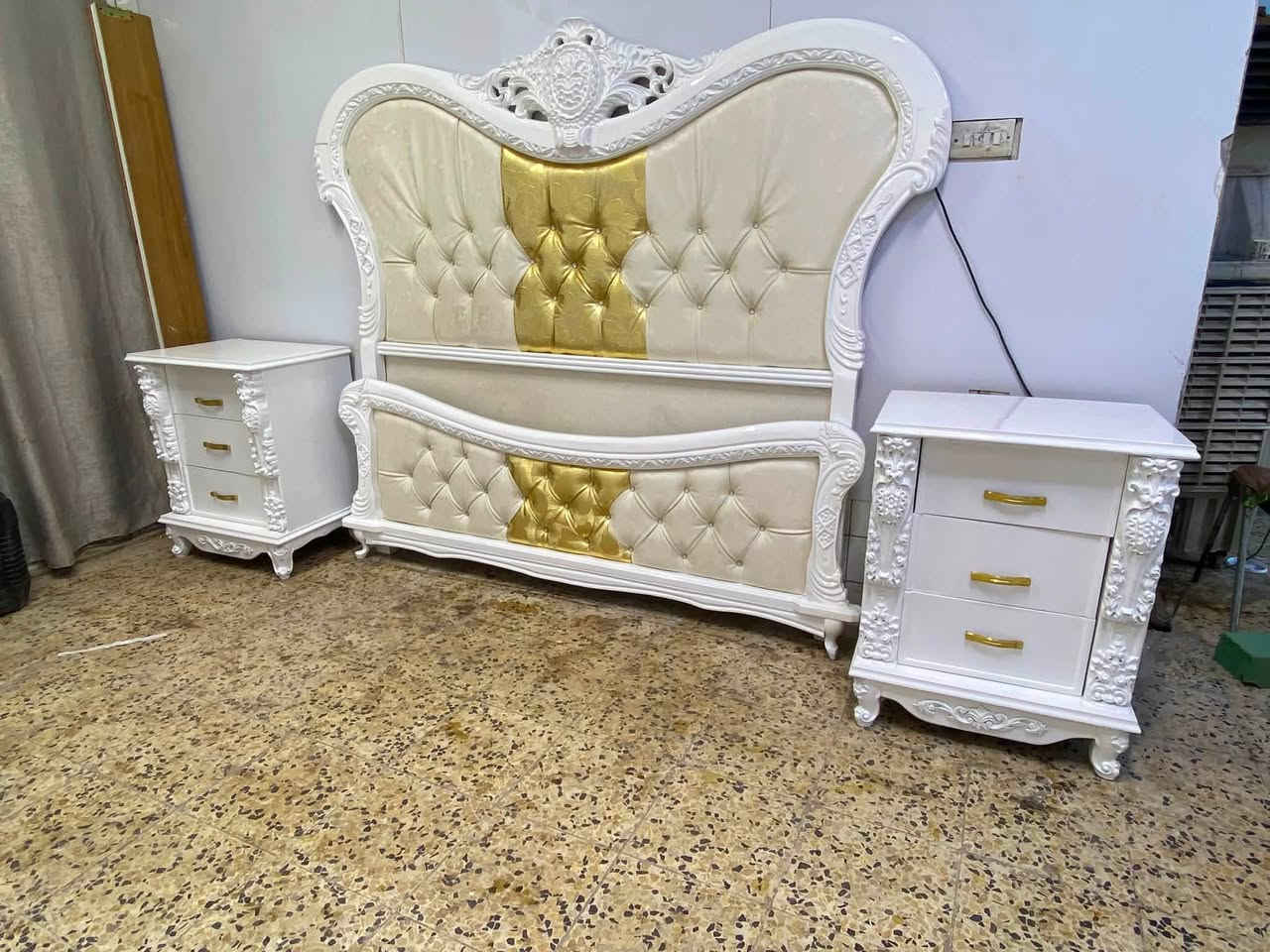 سلام عليكم ورحمة يعلن معرض علي العبيدي الاثاث عن وجود غرف نوم مستعمله تصميم تركي شغل عراقي نقشه زان مصري ثقيل كلش الظهر جروجبه الفرش والقبق بلوك الزاويه كنتوريه نضيفه جداً ١٠٠/١٠٠ يوجد توصيل لاستفسار اتصل ***********
