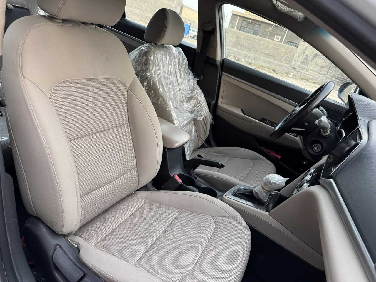 سلام عليكم النترا 2020  خليجي  سياره كامله خير من الله مواصفات فول عدا البصمه ماشيه 156الف.  سياره كله بلادينه. سويجات عدد 2  ويل كب عدد 5 

السعر 158 $ 
(***********)
