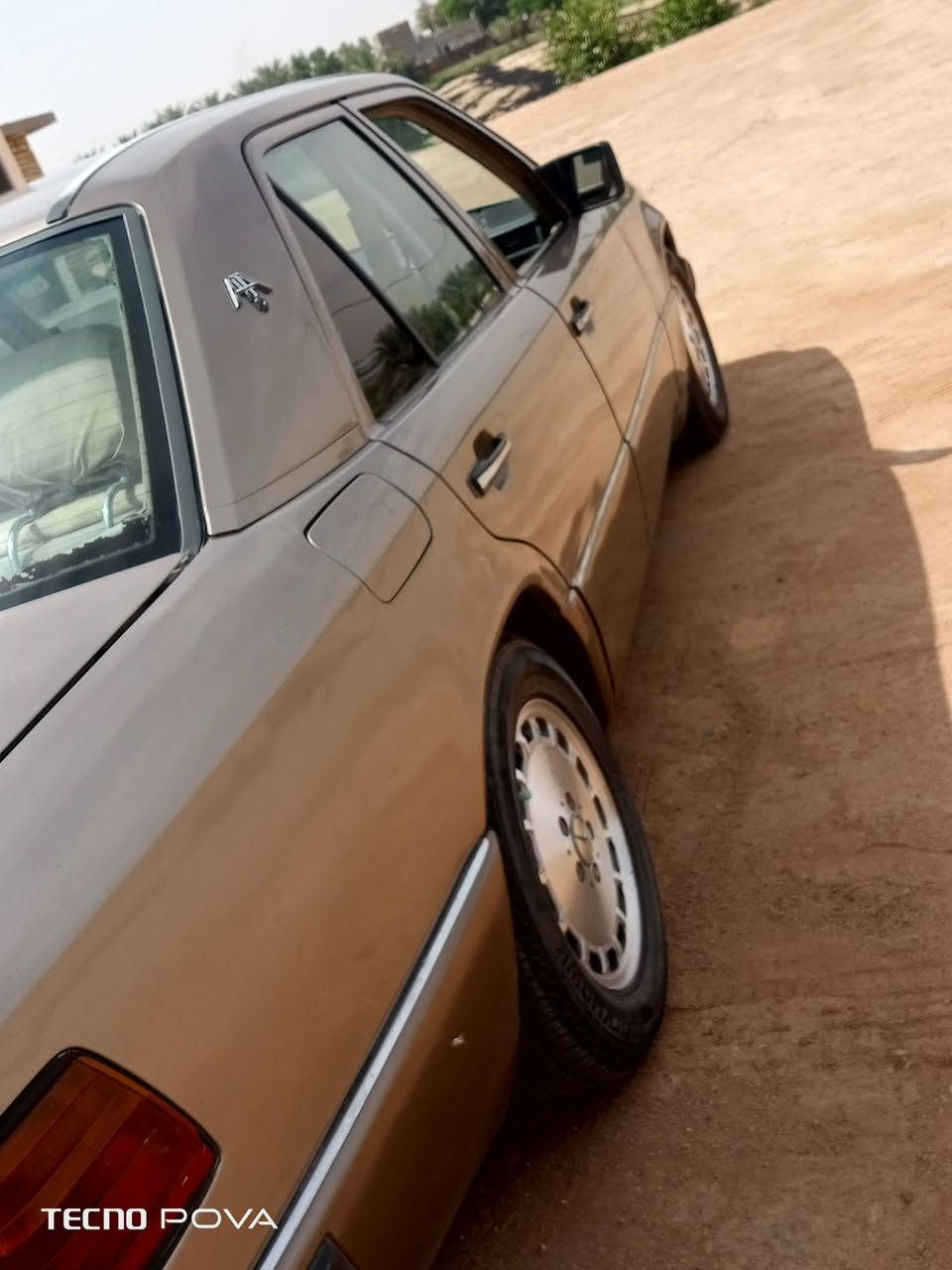 سياره مرسيدس دب
موديل 1987
تبريد شغال 
مكينه vvt3000
للاستفسار الاتصال على الرقم 
***********
