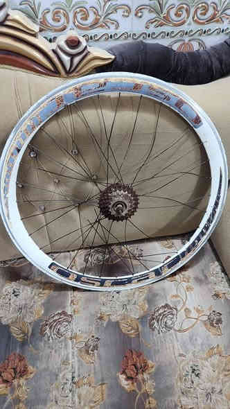 السلام عليكم شباب غراض بايسكل + لشه متروكه 
 وياله زوج متروكات. واحد ينرادله سيامه معوجات والثاني مابيهن شي المنيوم 
 + ستاند + جوب + سيبايه + مكينه شيمانو اصليه ابيعهن شلع قيموهن واخذو الي يفيدنه مكاني بغداد حي اور   ***********
