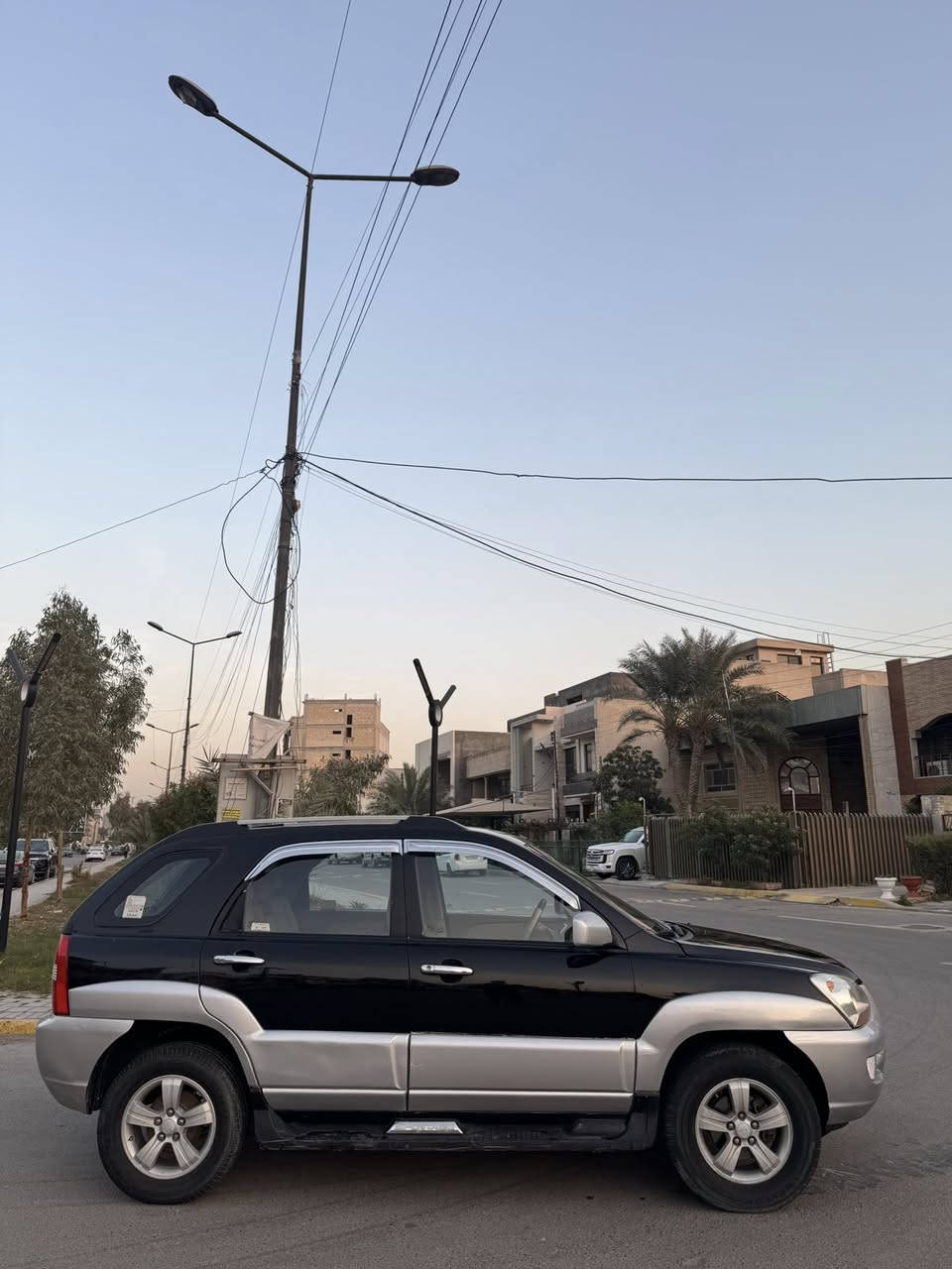 سبورتج 2008 موصفات عادية 
مصبوغة حزام  جمالية بدون دواخل 
السيارة جاهزة مابيهة نقص ونضيفة مال جناي 
كير محرك صدر كلة ممتاز محرك شادلهة مال حاوية قبل شهر 
رقم بغداد باسمي 
السعر 99$ورقة مع المجال البسيط سعر مناسب 🔥🔥
العنوان بغداد الكرخ (الحرية) 📍
لتواصل *********** يوجد واتس
