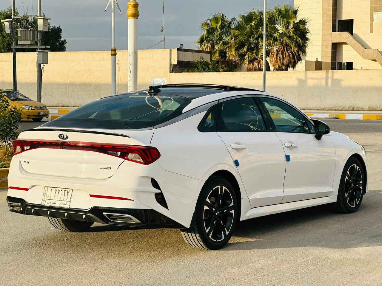 سلام عليكم البيع  كي فايف 2021 ذي قار معوقين
ضرر جاملغ وبنيد فقط
المسافه المقطوعه 77
فول مواصفات GT الاين 
بني رامه فتحتين / بصمه تشغيل 
بصمه أبواب / كشنات جلد 
كشنات كرهبائيه / تدفئه ب كشنات 
سايد بريك بصمه
تبريد قطعتين / اشاير ب مري 
تحديد مسار /  شاشه 
كأمره دواره / تحكم إستران 
اليت زنون / ويل كب 
سياره فول مواصفات الأخير المواصفات الي بالك 
سياره جاهز محرك كير حداديه تبريد جاهزه الأخير وجديده 
المكان الناصريه 
السعر 158 وبيه مجال 
الاستفسار***********
