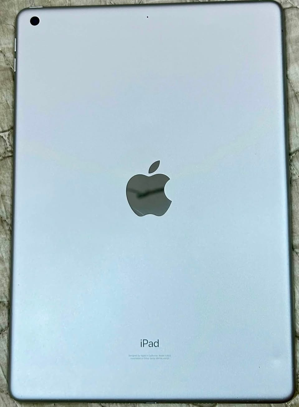 السلام عليكم 

جهاز iPad 9 apple 
(ايباد تسعه) 
جهاز نضيف ، جدا قليل الاستخدام كما موضح بصورة البطارية 
ذاكرة 256گيگه ✅ 
الازرار والبصمة تشتغل  ✅ 
الشاشة اصلية بلاديه مامتبدله ✅ 
مخارج الاصوات والمايك بحالة ممتازة ✅ 
بطاريته بلاديه ✅
مامتبدل بيه اي شي كلشي اصلي (شاشة ، بطارية ، بصمة ) 😍✅

اخليك تفحص كلشي اني ذكرته قبل لا تشتري ⚠️

حاليا عارضه ب370, السعر بيه مجال لخاطر الجيه
عنواني بغداد البوعيثة 📍
*********** 📞
