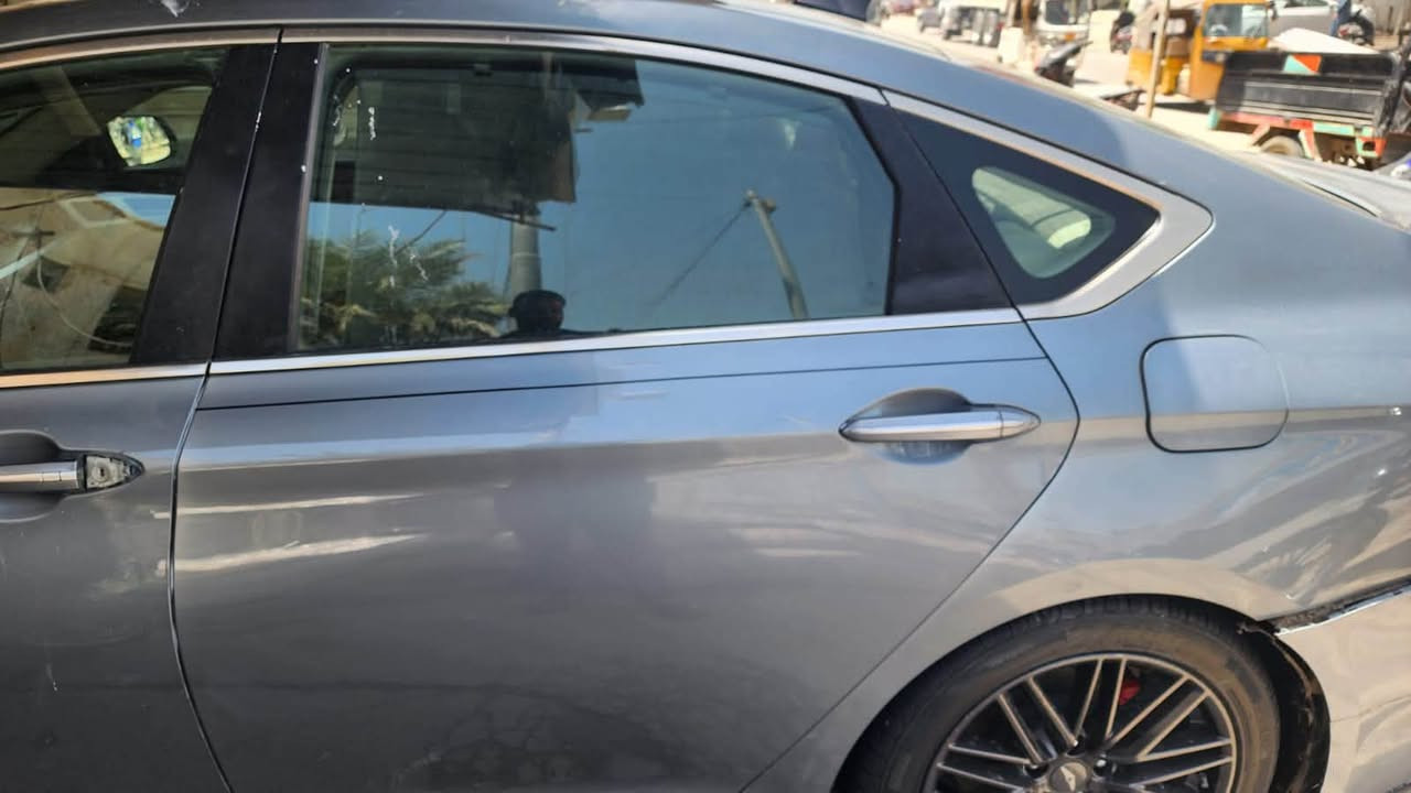 جنسيز موديل 2016رويل اعلى فئه رقم بغداد دولي..مواصفاتها معروفه السعر 135$
للاستفسار اكثر اتصل على صاحب السيارة ‭

‭0772 523 8744‬
