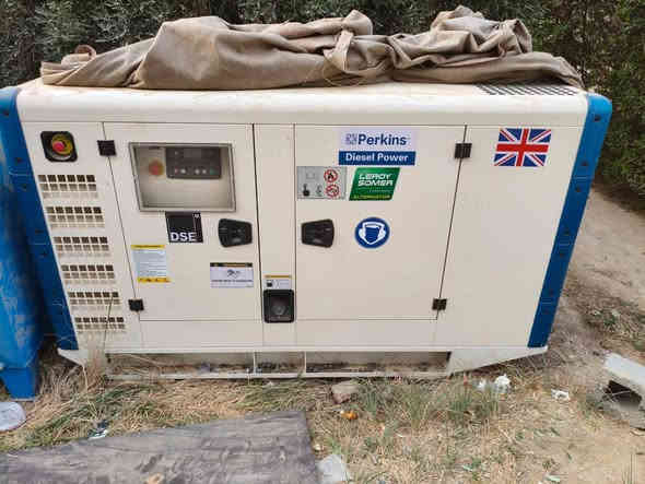 مولد للبيع
بيركنز 30kv
120 امبير 
السعر 70 ورقه وبيها مجال
بغداد للستفسار 
 ***********
