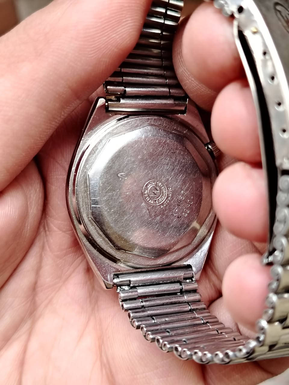 تحية طيبة لجميع
ساعة بدي وستن اند
لكن الماكنة سيكو 5 ياباني مكينة أوتوماتيك
منفذ يومي واسبوعي بلغة العربية والانكليزية
السعر 50 الف
يوجد توصيل لكافة محافظات العراق


**إذا كنت صاحب هذا الإعلان وتريد حذفه لأي سبب، رجاءا أرسل رسالة إلى الدعم الفني**