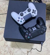 Ps4 slim نضام١٢ كامل واحد تيرا ب٣١٠ وبي مجال بسيط وعندي نضام ٩ نص تيرا...