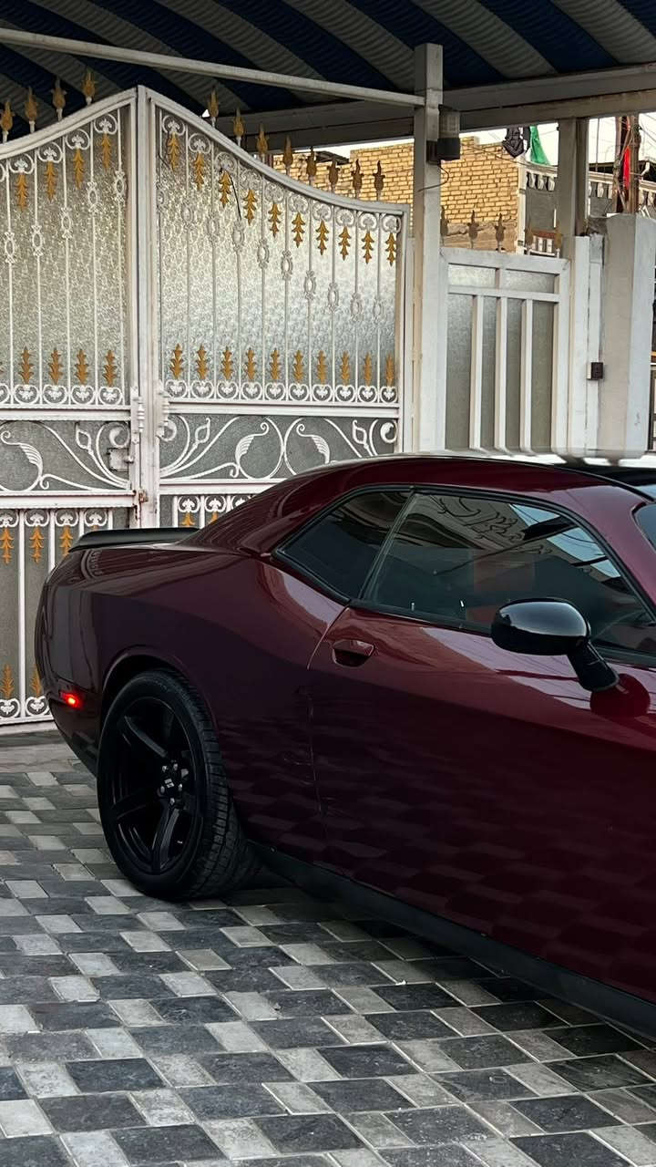 جالنجر موديل 20 🍒
رقم بغداد الجديد ب اسمي 
سياره صبغ عام حادثه جاملغ وبنيد 
ماشيه ٨٩ 
هواي موصفات بيه ماعده الفتحه 
ويل نجمه تو سايز 
بنيد محدث
محرك ٣٦٠٠ 
سعر ١٢٨ وبيه مجال بصيط 
***********
مكاني بغداد زعفرانيه
