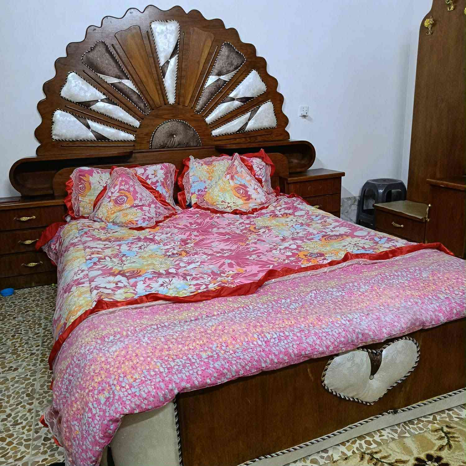 أكرر النشر بسبب وعود الكاذبة
غرفة نوم عراقية نظيفة خشب ثقيل سعرها 450 بيها مجال مكانها حي السماح


**إذا كنت صاحب هذا الإعلان وتريد حذفه لأي سبب، رجاءا أرسل رسالة إلى الدعم الفني**