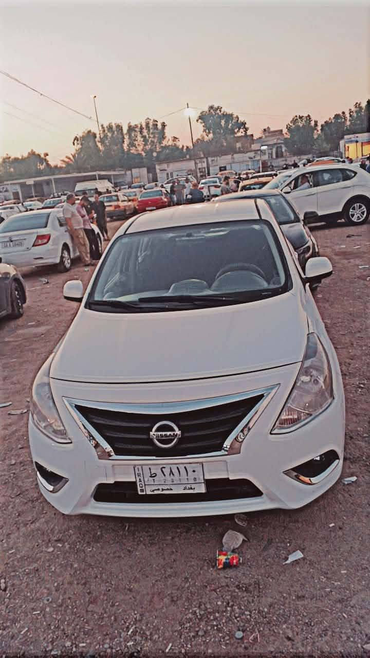 نيسان صني موديل 2018 خليجي رقم بغداد بيها بس باب مبدل السعر 92 وهذا رقم التواصل ***********
