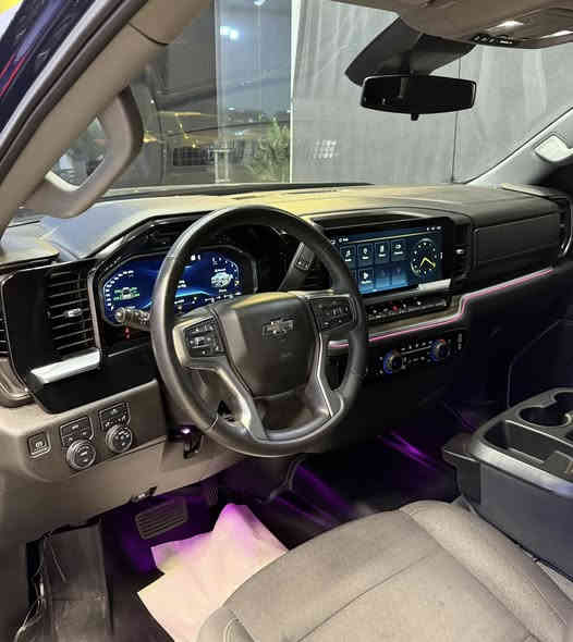 Chevrolet Silverado 
2023 RST
V8 - 5.3L - 4x4

بسمە و شغال
شاشە و کامیرە
لایت لید
کوشین کهرابایی
کوشینات هیتر
سوکان هیتر
رادار
باب طویل
بودی قصیر
ویل 20

23.000 mile
بدون صبغ
سعر 370 ورقە

معرض ( مەدینە ) اربیل شارع ١٠٠م
0750 261 2500
0772 665 1010
