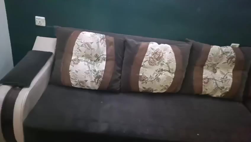 ايامكم سعيده وكل عام والجميع بألف خير تخم ديوان للبيع عشر مقاعد سرير ومخزن بيه جويتين مثل ما موضح بالصور  وياه عشر كوشات سعره ب165وقابل للتفاوض العامريه


**إذا كنت صاحب هذا الإعلان وتريد حذفه لأي سبب، رجاءا أرسل رسالة إلى الدعم الفني**