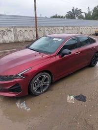 للبيع كيا K5 موديل 24  ماشية 12 الف ميل  مواصفات جيتي لاين المعروفة بد...