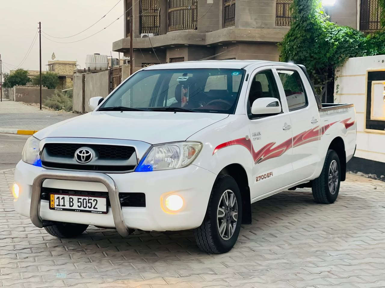 السلام عليكم 
اللهم صل على محمد وال محمد 
للبيع تويوتا هايلوكس 2011 سعودي ام دعاء دبل قمارة مكفولة كفالة عامة من الصبغ والبارد والشخط والتبديل سيارة نظافة اخت الزيرو من النوادر ما اعتقد اكو هيج نظافة على شرط برغي ما مفتوح بيها فول مواصفات
كير اوتماتيك  
داخل احمر
دشبول صاج اصلي
حساس خلفي 
كشن منفصل
ويل كب اصلي شركة
رقم بغداد مميز بأسمي
ماشية 250 الف كم شرط الفحص 
السعر 190$وبيها مجال الطيبين 
ملاحظه عجبتك سياره ومكانيتك ماتسمحلك تجي تاخذها بلاش ماعجبتك ادعيلي برزق🤲
***********
يتوفر واتساب والعنده مراوس يتواصل عبر الواتساب
