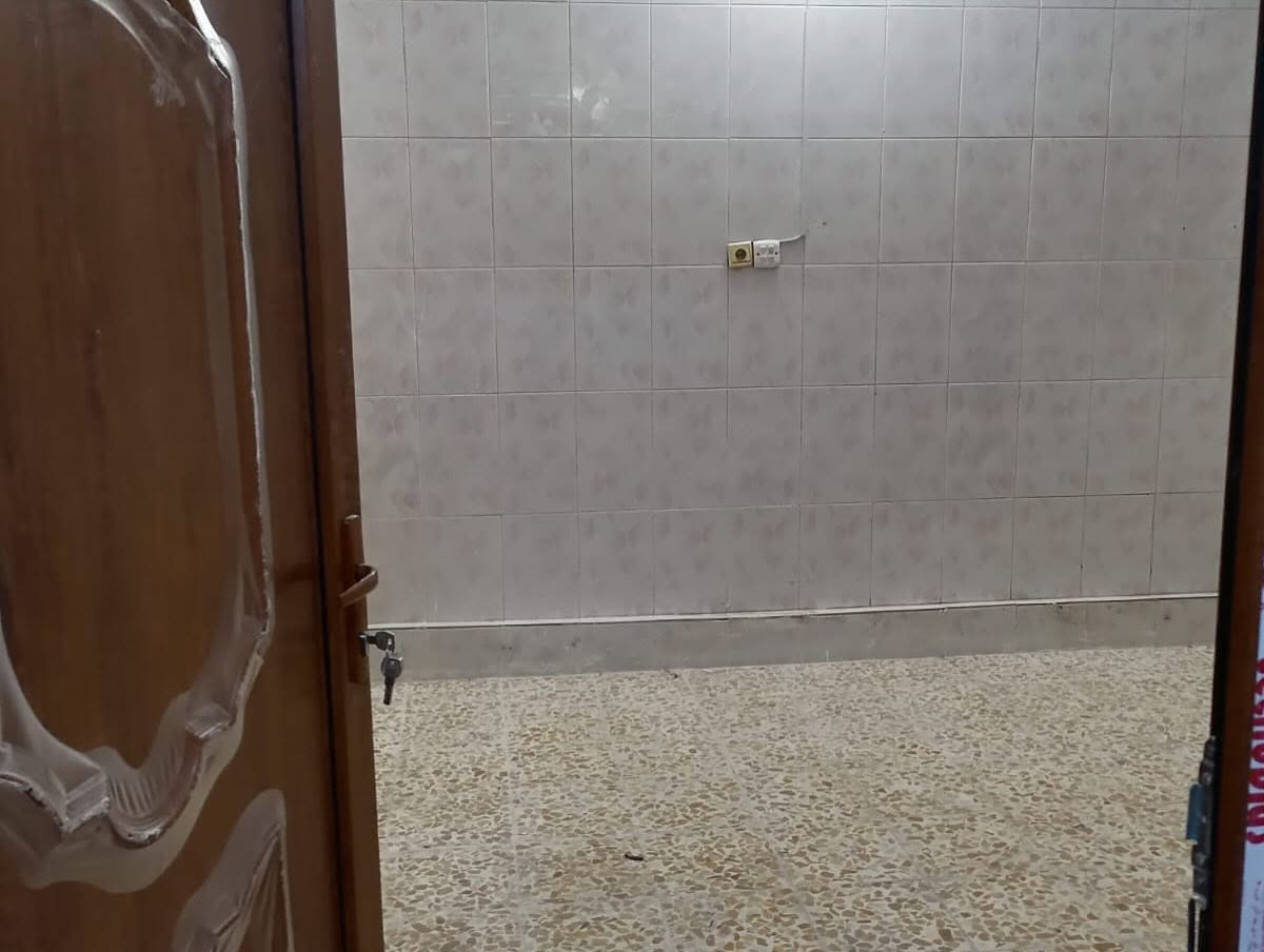السلام عليكم 🫡 
بيت 🏠 للبيع للبيع 
📍موصل حي المهندسين قرب الملعب 🫸
مساحة البيت 🏠 
♦️104 متر 
♦️الواجها 5:25 
♦️سند ملك صرف شرط التحويل 
مواصفات البيت 🏠 
طابقين 3 غرف نوم / هول / استقبال / مطبخ / صحيات 
للاستفسار اكثر مراسلة الصفحه 
♦️علق ب تم يصلك السعر عل خاص 👍
للتواصل عل هاتف المكتب ☎️☎️☎️
📱📞***********
📱📞***********
او زورونا بمكتبنا الكائن موصل سايدين حي البعث 
نستقبل كافة العروض العقاريه عبره الواتساب 
او اتصل بينا ونجي نصور بدون مقابل 
#مكتب_السنبلة_للاسثمار_العقاري 
#عقارات_الموصل_للبيع 
#عقارات_الموصل 
#بيع_و_شراء_عقارات_عقار 
#حي_المهندسين
