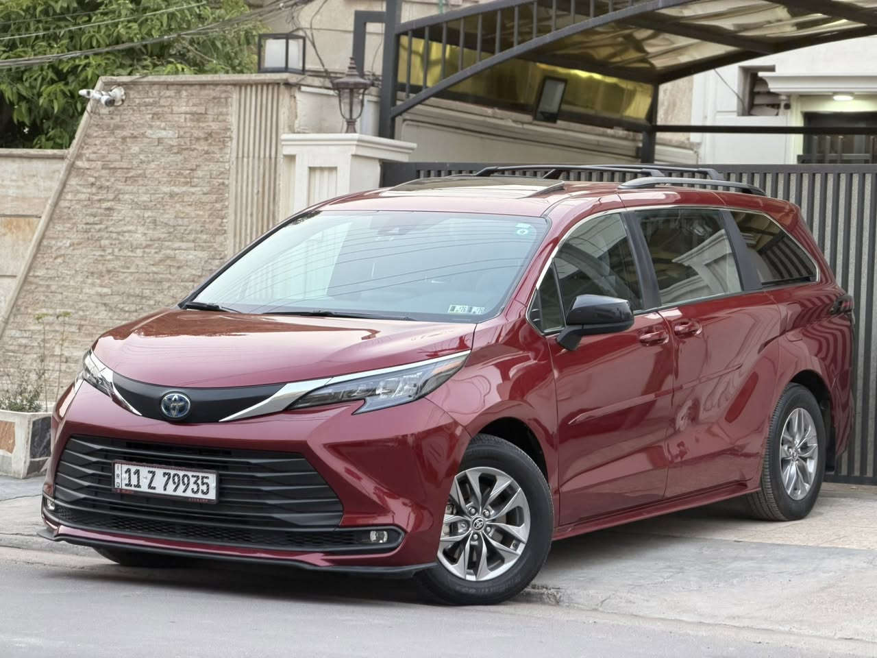 ياالله
السلام عليكم تيوتا سينا 2025 LE بلاص هايبرد وارد امريكي
                  حجم المكينه :2500 
        المسافه المقطوعه :  22 الف ميل
 الضرر: صبغ باب وجاملغ يسرا 🚗وباب سلايت بي بارد 
                           الايرباك : برده + كشن 

موصفاتها
1.فتحه 
2. شاشه
3. هندبريك بصمه
4.كشنات مخمل 
5.بصمه 
6. بصمة ابواب
7.كشنات كهرباء
8. هيترات بالكشنات
9. بيبان كهرباء 
10. رادارات 360
11. كشافات
12. لايتات لد 
13. بكلايت لد 
14. ثلاث قطع تبريد
15.شحن وايرليس
السعر :285 مرقم بغداد وبيها مجال
تفاصيل اكثر هذا رقمي ***********4 تحياتي 
مكاني بغداد حي الجامعه
