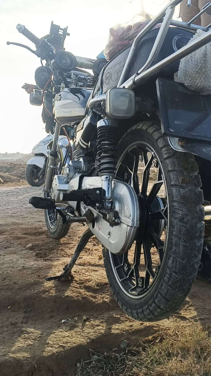 للبيع 25 كامل بصمه شاشه كله شغال مكينه شرط ما مفتوح 750 بيه مجال قليل. مكانه جلولاء قريت مرجانه رقم ***********
