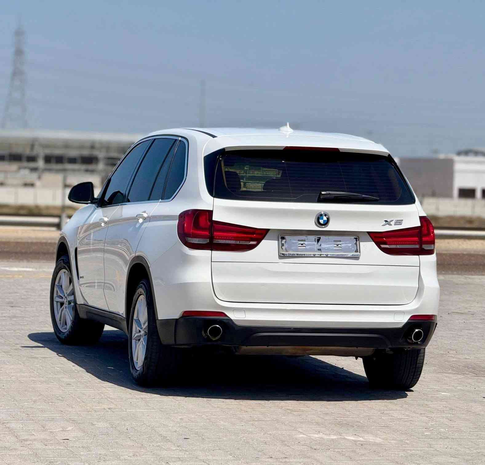 بي ام دبليو X5 XDrive35i 
موديل 2016
خليجي
6 سلندر توين تيربو 
تشغيل بصمة + مقاعد كهربا 
مقاعد جلد + مثبت سرعه 
كاميرا خلفية + نظام SPORT 
ممشى 183,000 كم
بحالة ممتازة جدا 
بدون اي اعطال 
مسرفس جاهز للتسجيل 
لا يحتاج  أي مصاريف 
مطلوب 39,000 درهم 
قابل لتفاوض
رقم التواصل 0501578754
لمشاهدة مزيد من الصور يرجى زيارة حسابنا التالي في انستغرام
@sarmadcars107
@sarmadcars107
@sarmadcars107 الشارقة, الإمارات العربية المتحدة


**إذا كنت صاحب هذا الإعلان وتريد حذفه لأي سبب، رجاءا أرسل رسالة إلى الدعم الفني**