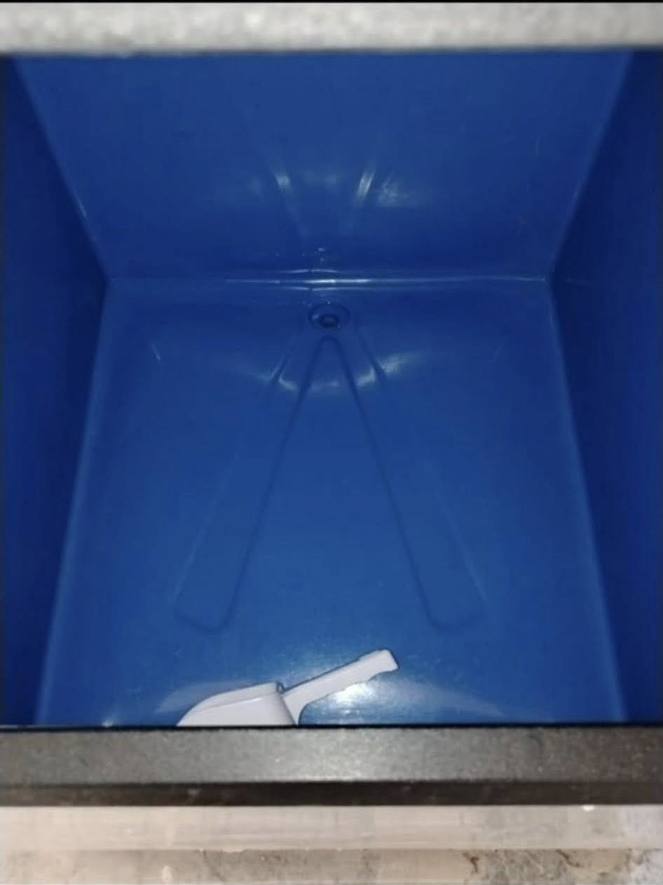 ايس ميكر ثلج بلوري🧊 مكعب انتاج 500 كيلو باليوم مكينتين متوفر نظيفات وبرغي واحد ممفتوح بيهم ع بلاد مستخدمين اقل الموسم   صناعة كوريا بسعر كلش مناسب موقعهم بغداد  للاستفسار مراسلة الصفة او الاتصال + واتساب ***********
