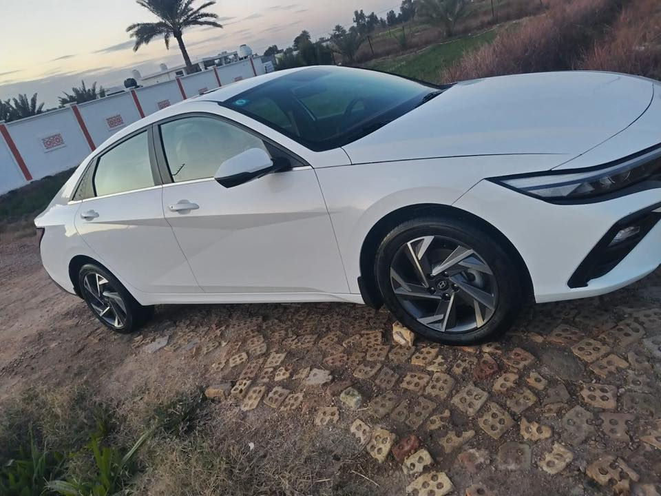 سلام عليكم النترا خليجي موديل 2024 سياره مكفوله ماعد عدا جاملق جيهت سايق بي بارد أربع أصابع سياره مكفوله كفاله عامه حساسات تشغيل عن بعد اشاير ترحيب مدوشمه  سياره جاهزه ع آخر حبايه بصمتين بيه السعر (192)وبيه مجال بغداد ابو غريب ***********بي واتساب
