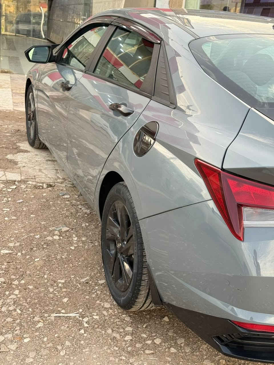 السلام عليكم سيارة للبيع النترا موديل 2022 محرك الفين دوش معوقين باقيلها سنه ونص وتصير حره صور الحادث موجوده للاستفسار (***********) مكان السياره بصره اني مكلف بل نشر
