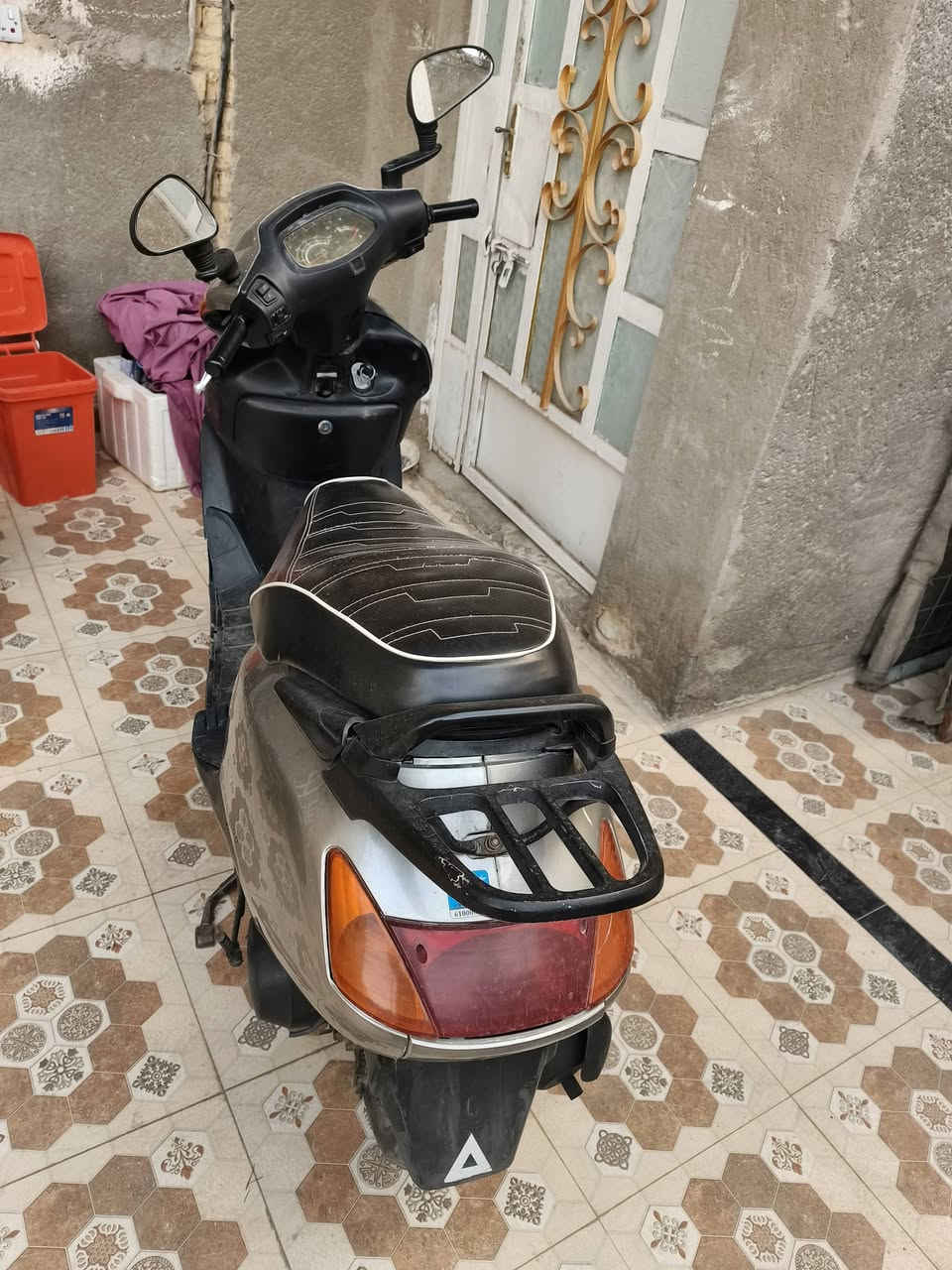 السلام عليكم
سبيسي ياباني مفتوحه مره وحده
محرك ناعم ماينسمع الصوت
نظيفه كلش كفرات ابو الختم
سلف هندر نكره وحده
كهربائيات شغاله قفل جنطه قفل ستيرن 
شلعه ومعدل شرط سرعه 100
المكان كوت
مابيه نقص السعر واتس اب 
***********
