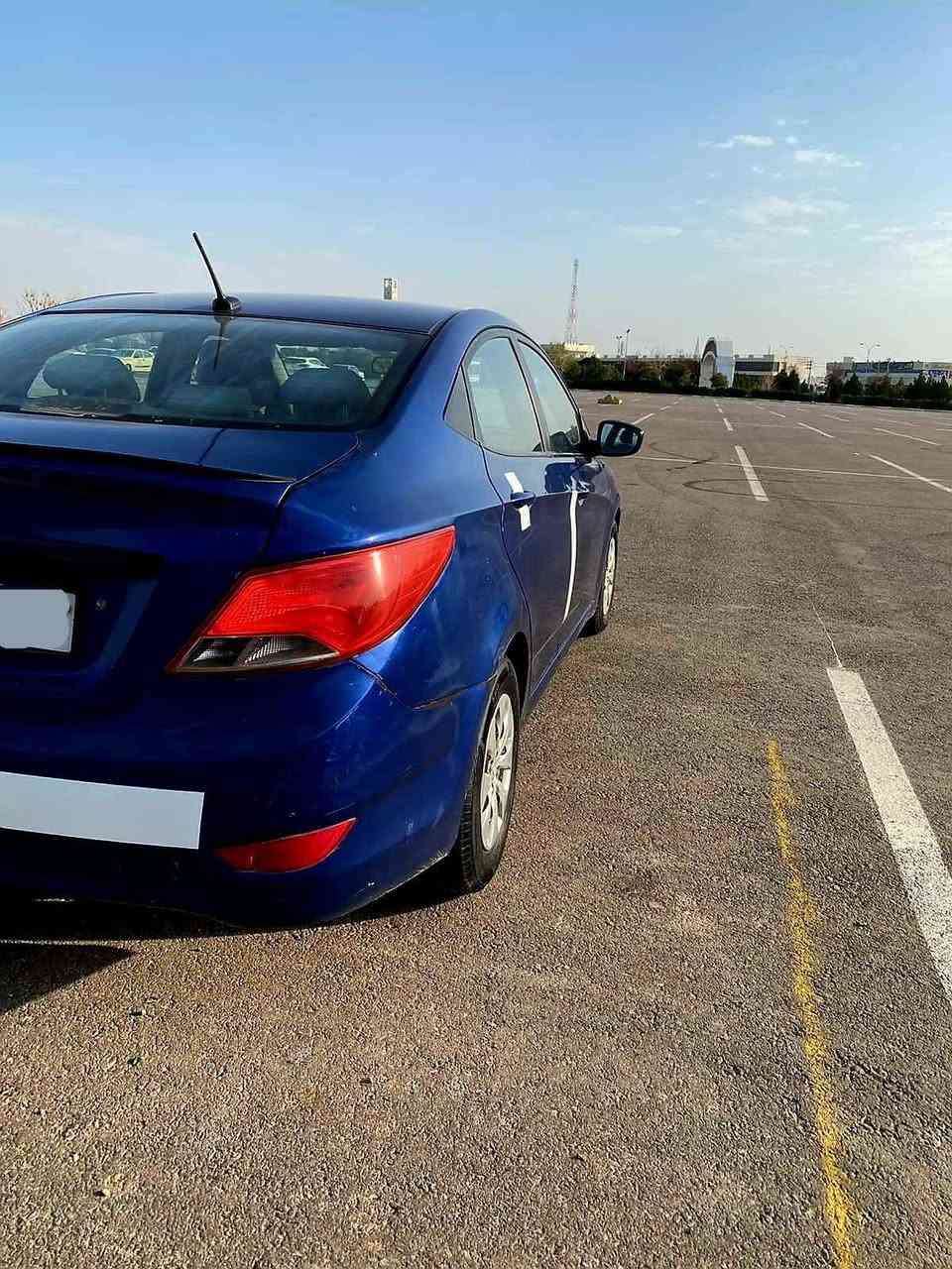 ئەکسێنت 2017 تۆماتیک کوشین جەگ   سێ پارەچەی پشتی بۆیاغە جەمپێکی زۆر زۆر  خەفیفی پشتی هەیە گێر و مەکینەی بەشەرت سەیارەکە مەزبوتە پێش و پشتی توندە بێ مەسروفە چار تایەی نوێیە  سعری 95 معاملە  
***********  ڤایبەر . واتسئاپ أربيل, العراق
