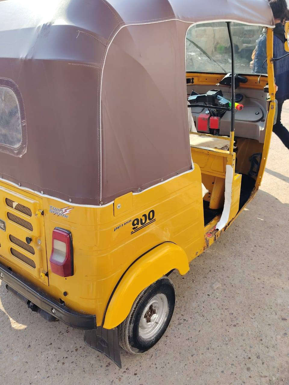 سلام عليكم شباب تكتك البيع 20مرقمه بغداد بيه بس خياسات مجفت محرك جديد مكاني بغداد النهروان ما متواجد علا فيسبوك رقم الهاتف ‏‪0770 254 4237‬‏ سعر 6500 وبيها مجال
