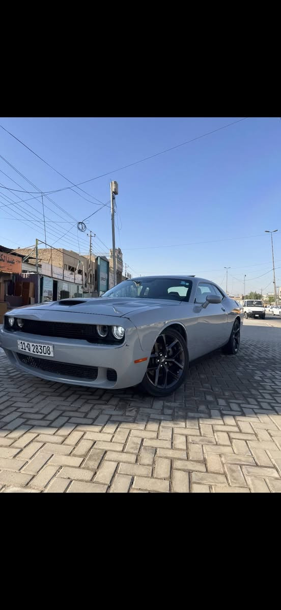 السلام عليكم
للبيع فقط
دودج تشالنجر GT موديل 2022
* محرك 3.6 V6
* ممشى 78 ألف كم
* رقم بغداد جديد
* لون سموك مميز
* مواصفات GT (شفتات، سبورت مود، شاشة، زينون…)
* حادثها جاملغات الوره و بنيد 
* بدون ايرباك
***********
