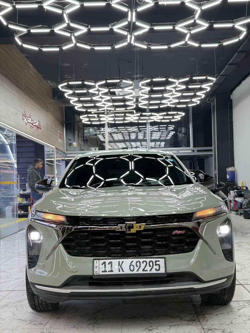 للبيع او مراوس باقل شوفرليت تراكس ٢٠٢٤  مواصفات RS1  صبغ بنيد فقط وبارد بالجاملغ مثل ما موضح بالصور ماشية ٢٨ قابل للزيادة 
المواصفات: 
رادار 
مثبت مسار 
مثبت سرعه
ستيرن D-shap رياضي 
تدفئة بالستيرن 
تدفئة كشنات
تشغيل عن بعد 
اوتو ستوب تحكم يعني تلغي وتشغله ميحتاج تحوير او برمجة
جام اربعة اوتو 
كاربلي واندرويد اوتو وايرليس 
منافذ تايب سي ويو اس بي 
لايت ليد اوتو 
لدات. نهارية 
كير At 6 نمر 
محرك ١.٢ تيربو المرغوب نشط جداً والجناية يعرفوا شنو 
السياره لون مميز والنظافة مثل ما تشوفون
السعر ١٥٤ 
رقم بغداد باسمي هزه ٢٥  كلشي جاهز تحويل ثاني يوم
مكانها بغداد واسف ع الاطاله 
***********
