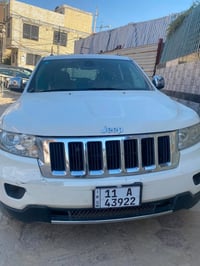 سيارة جيب لاريدو للبيع  فول موصفات عدا الفتحة موديل ٢٠١١ 07706016380