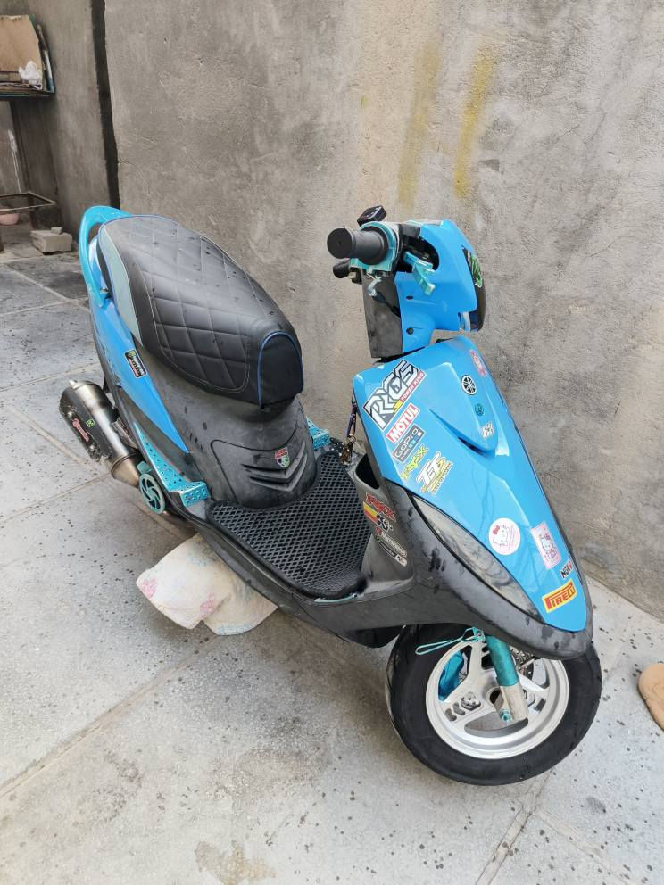 دراجه ماكس للبيع تزويد داخلي وخارجي 
مكينه بلاديه فول نضافه 
ونهضه فولل للاخير 
تزويدها RPM و NCY ماناقصها ايشي 
سعرها 1250 وبيه مجال او مراوس ب سكنس جبلي


**إذا كنت صاحب هذا الإعلان وتريد حذفه لأي سبب، رجاءا أرسل رسالة إلى الدعم الفني**