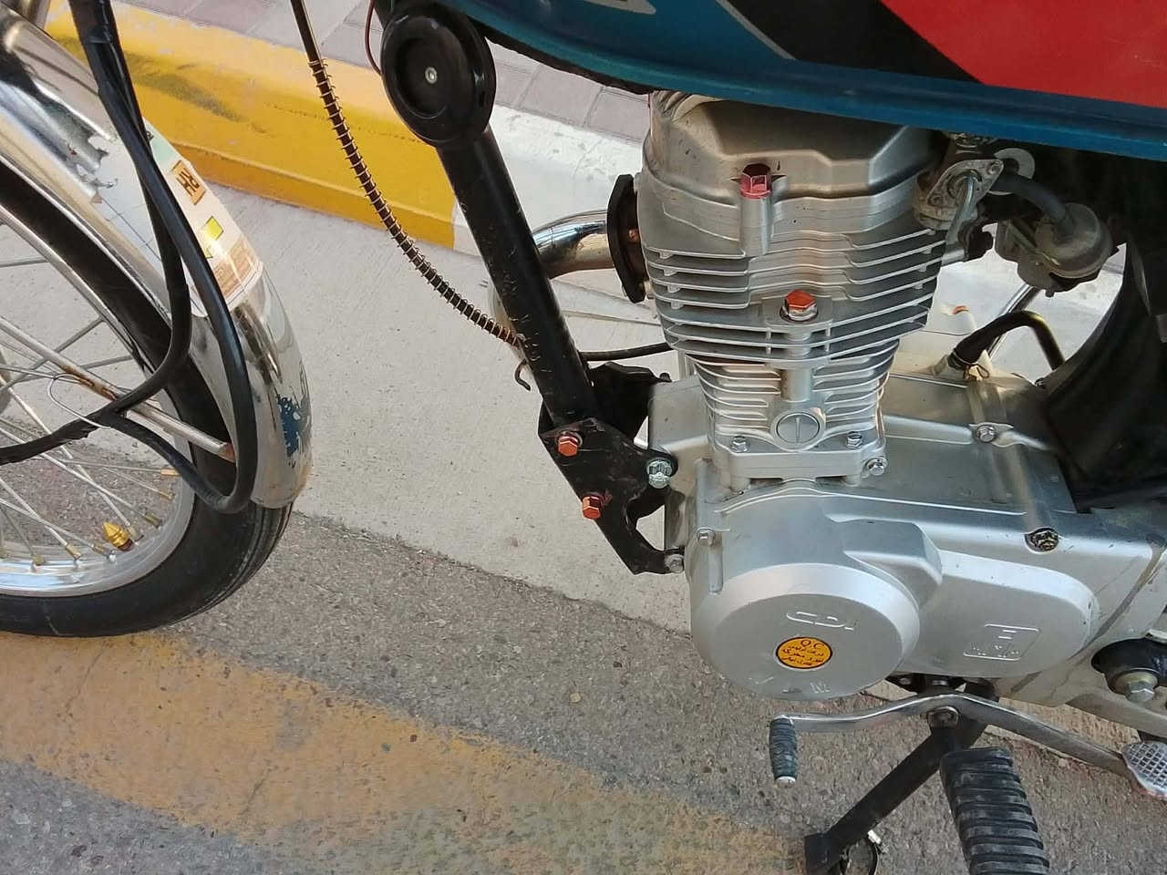 السلام عليكم شباب دراجه نامه مديل 25 اوراق معرض برغي مابيه نقص ترايك وين متريد سعر 650 وبيه مجال مكاني بسمايه رقم ***********مامتواجد علخاص وتساب موجود
