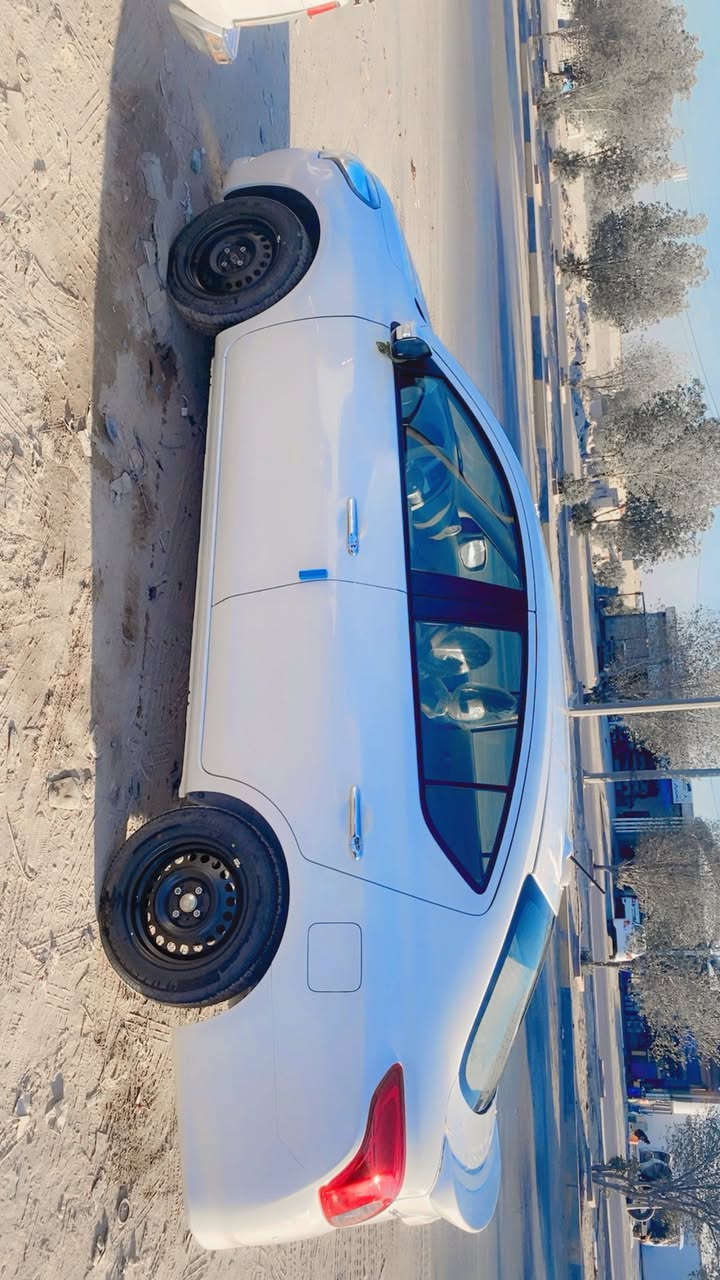 السلام عليكم 
نيسان سني  2025 زيرو  ماشية 7فقط 
السيارة اقصاد استقطاع مباشر مال بنك السيارة شركة كفالة عامة من كل شي السعر 116 مجال قليل للشراي *********** البصرة الزبير
