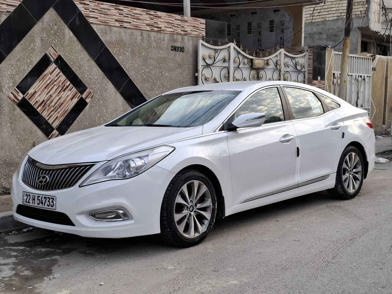 السلام عليكم للبيع او المراوس ازيرا موديل ٢٠١٤ وارد خليجي لون صدفي محرك ٣٠٠٠  مواصفات نص فول داخل لونين تحكم استيرن شاشه تدفئه وتبريد قطعتين برده خلفيه بردات جانبيه مري شفط اشتري ترحيب بلمريً تدفئه كشنات وبيها بعد مواصفات دواخل شركه صدر امامي خلفي جديد تخم تاير جديد سياره جاهزه ان شاء الله صبغ قطعتين السعر١٢٨ او مراوس حسب لقناعه
مالكهاً يريد يحول باجرً تحويلً 
سونارها موجود  سياره حلوه احلى من صور
ماشيه 140وقابلً للزياده 
مكاني بابل 
رقم الهاتف ***********
