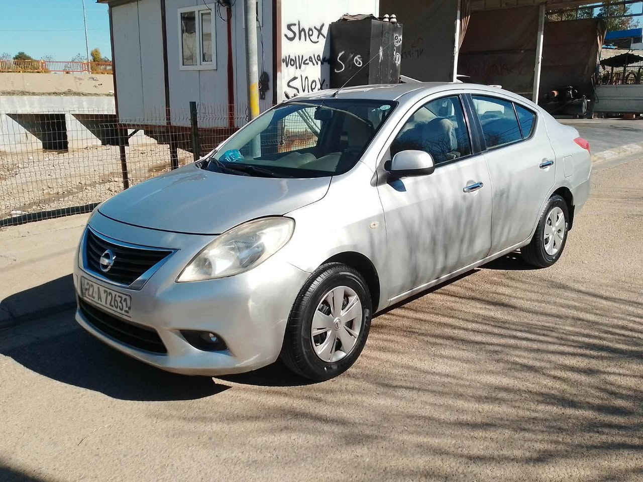 نیسان لاکشمیبا 2014سفری هەولیر یابانی ئەسلی ٣پارجەو نیوی سبوخە بی داخلی پیش و پشت کەپس گیر مەکینە تەبریت بەشەرت *********** أربيل, العراق
