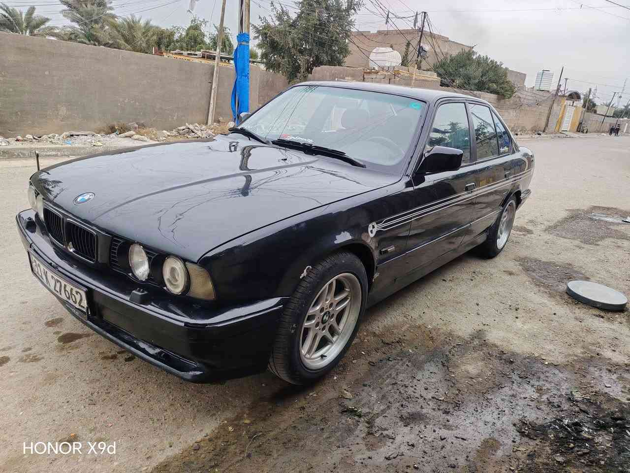 سلام عليكم للبيع بي ام 535 جديده
موديل 1992 بدون فتحه السيارة 
كير ومحرك 35 جدد 💪💪
صدر امامي وخلفي كله جديد 🇩🇪💪
تخم تاير جديد بيها ويل ام بيها 💪
تبريد شغال جاهزه للأخير السياره
بدون ضربه مصبوغه للجماليه السياره 
ترايك وين متريد سياره جاهزه من كلشي
السعر 60 وبيها مجال قليل 
رقم بغداد مشروع وطني تحويل مباشر
العنوان بغداد رقم الهاتف ***********
