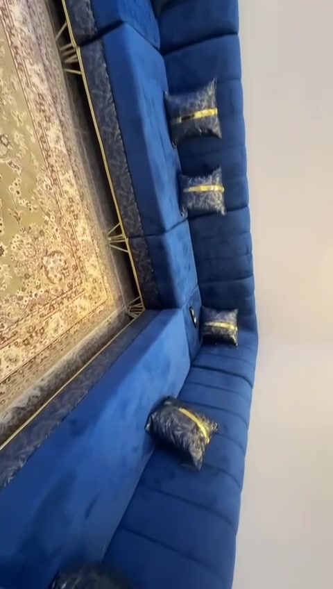 ديوان 10 مقاعد.. فخامة ملكية تليق بأصحاب الذوق الرفيع! ✨🛋️

​لكل من يبحث عن التميز والمساحة الراقية، نقدم لكم طقم ديوان 10 مقاعد بتصميم مثالي يهتم بأدق التفاصيل ليجمع بين الأناقة المطلقة والراحة الاستثنائية.
​📞 للحجز السريع:

​يرجى إرسال (صورة الموديل + العنوان + رقم الهاتف والواتساب).

​#أثاث_فاخر #ديوان_عراقي #مجالس_فخمة #أصحاب_الذوق_الرفيع #تميز_معنا


**إذا كنت صاحب هذا الإعلان وتريد حذفه لأي سبب، رجاءا أرسل رسالة إلى الدعم الفني**