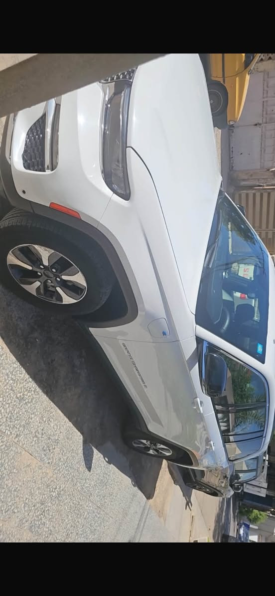 السلام جيب 24 بلكن بانزين كهرباء وشحن فول مواصفات حادثها موضح بالصوره مكانها بغداد تحويل ثاني يوم للاستفسار اكثر ***********
