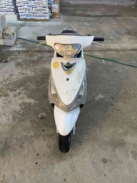 السلام عليكم ماكس منغولي الدراجة كلهة شغالة اي نقص مابيهة كفرات كلة ختم واحد مكينة كلش حلوه اوراق موجودة السعر ٥٥٠  العنوان بغداد الشعلة جوة جسر الشعلة ‏‪0788 003 0047‬‏
