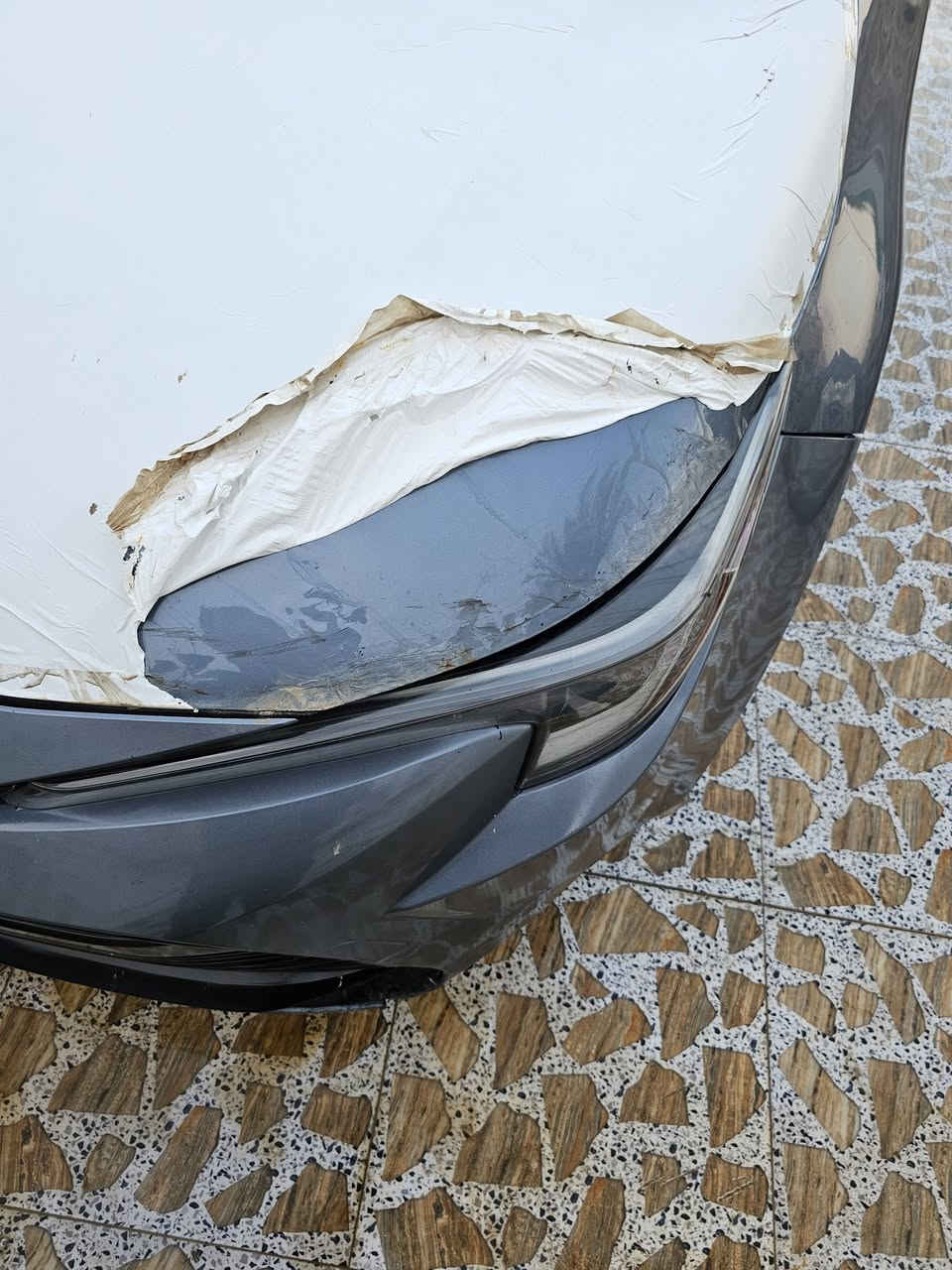 كورلا 2023هايبرد ضرها موضح بصوره بارد بل بنيد بس سعرها 158وبيها مجال مكان سياره تكريت ***********
