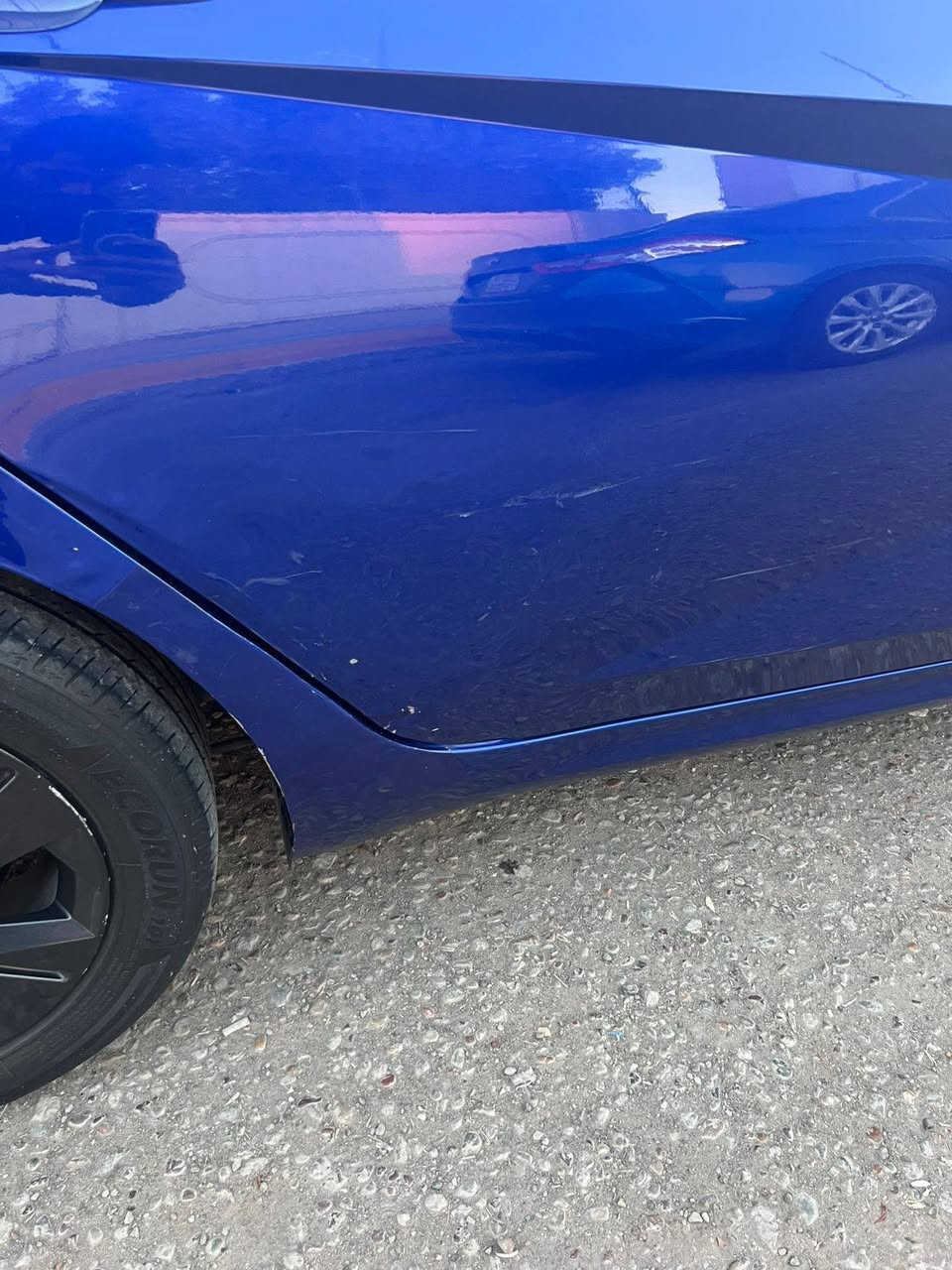 السلام عليكم 
الانترا للبيع 
موديل 2023 
ماشيه 38 
سياره حادثها طابوكه بل قماره
لا صبغ ولابارد 
هنا بل العراق 
صار بيه بارد نصف 
الباب الخلفي 
السياره باسمي 
مواصفات السياره معروفه 
عنًواني بغداد حي اور 
رقمي ***********
