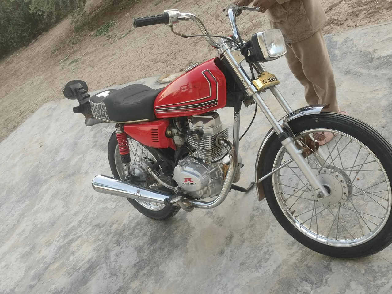 السلام عليكم دراجه البيع موديل 25 نضافه وشلعه ومعدل دراجه خير من الله كفاله عامه مكينه رابيدو الاصلي الدراجه خرسه الدراجه اوراق  المكان  بابل القاسم السعر 600 وبيه مجال  *********** هاذه رقمي واني بخدمتكم فدوه المو شراي لا يراسل
