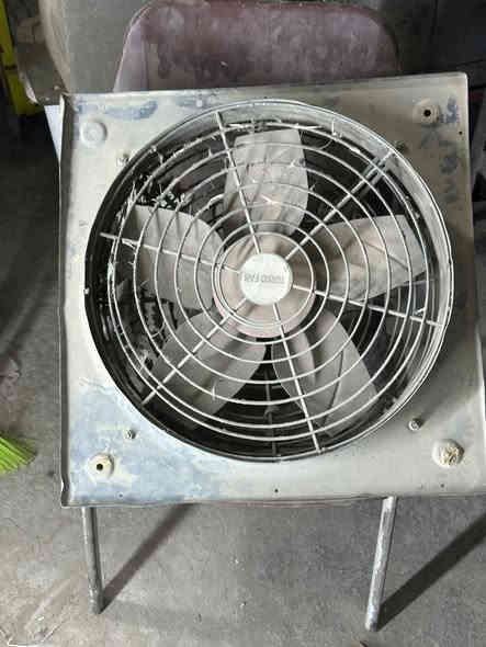 السلام عليكم غراض مطعم للبيع بغداد الكفاح كلشي وسعره ***********
