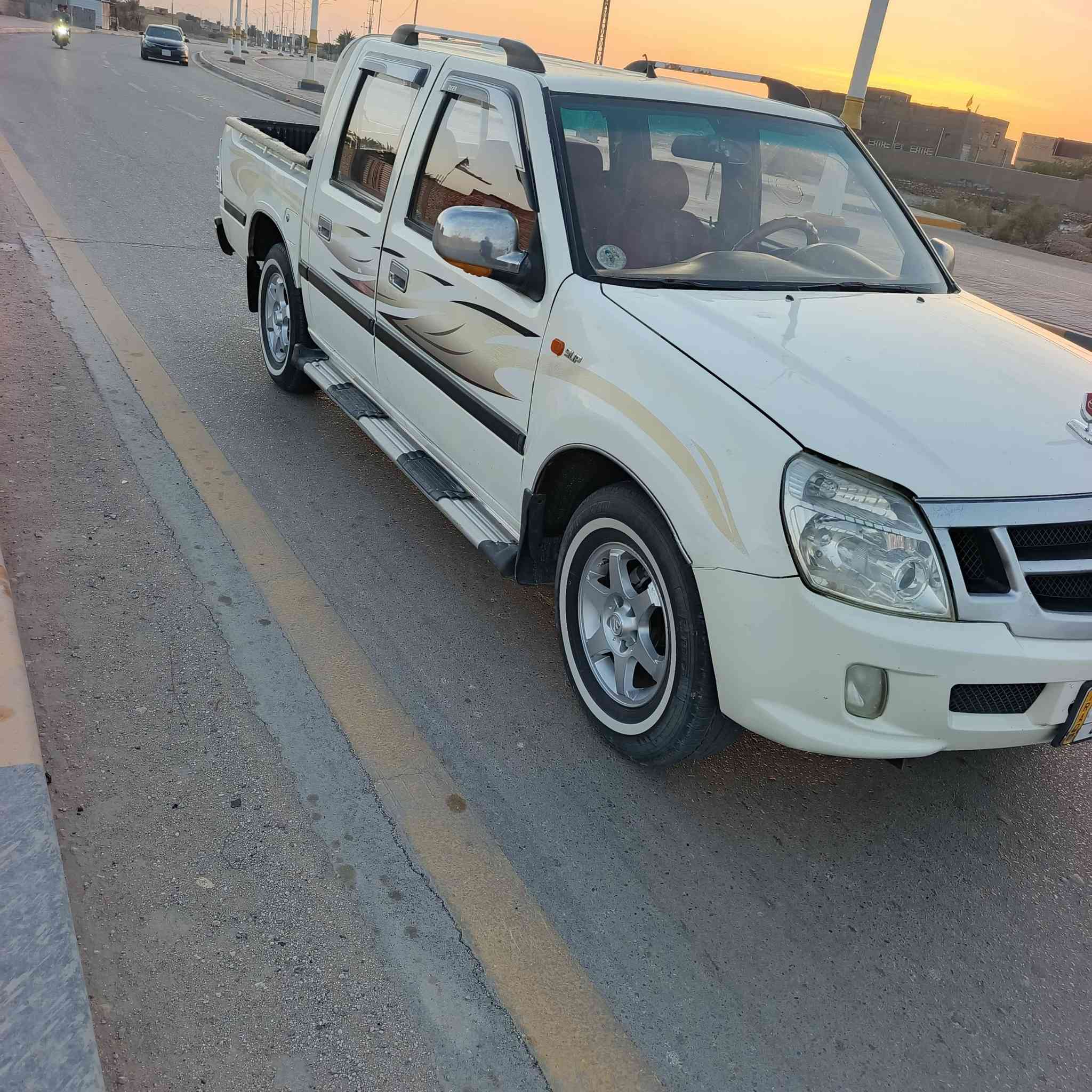 السلام عليكم سياره فتون مديل 2012 رقم بغداد سنويه جديده مكفوله كفالة عامه من الحادث و الضربه محرك كير حداديه تبريد تخم تايرات كهرباىيات شغاله السعر 50 وبيها مجال العنوان السماوه الرقم الهاتف ***********
