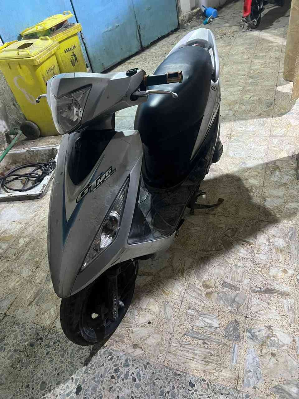 دراجه سيام ياباني كايمه تحتاج تجفيت بسعر مناسب 
***********
